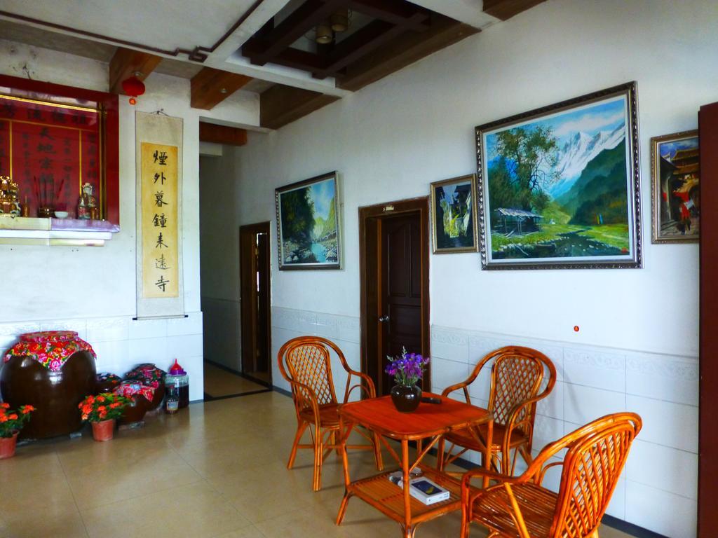 Yangshuo Moon Resort Hotel Guilin Dış mekan fotoğraf