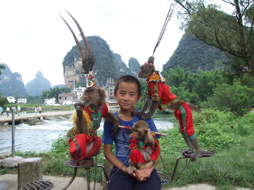 Yangshuo Moon Resort Hotel Guilin Dış mekan fotoğraf